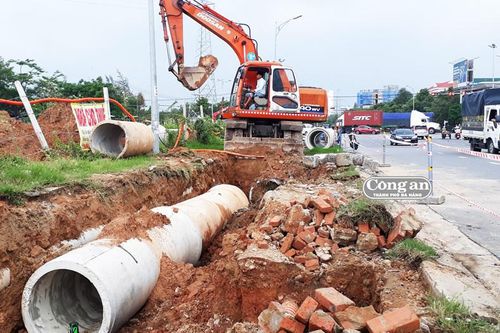 Khẩn trương thi công cụm nút giao thông phía bắc cầu Hòa Xuân