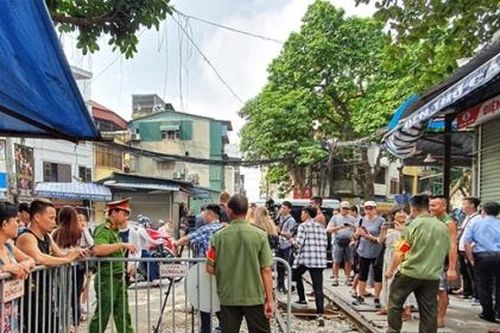 Nghiên cứu giải pháp lâu dài cho người dân tại phố cà phê đường tàu