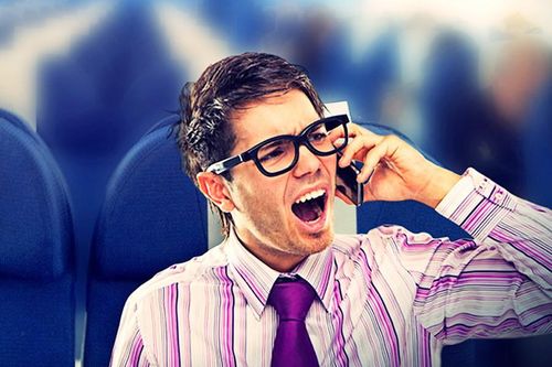 1001 thắc mắc: Vì sao phải tắt điện thoại lúc cất, hạ cạnh máy bay?