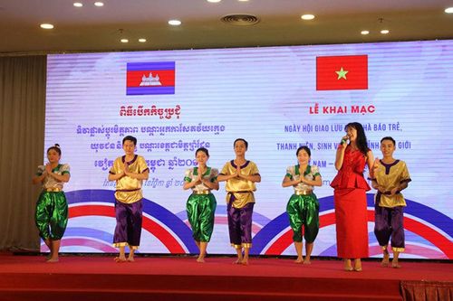 Hơn 200 nhà báo trẻ, thanh niên, sinh viên Việt Nam - Campuchia giao lưu hữu nghị