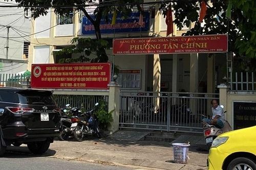 Hành dân 4 lần đi về bổ sung giấy tờ, cán bộ hộ tịch bị chuyển công tác
