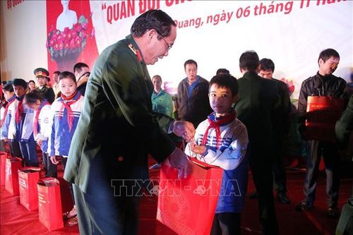 Bộ Quốc phòng phát động Hành trình 'Quân đội chung tay vì người nghèo'