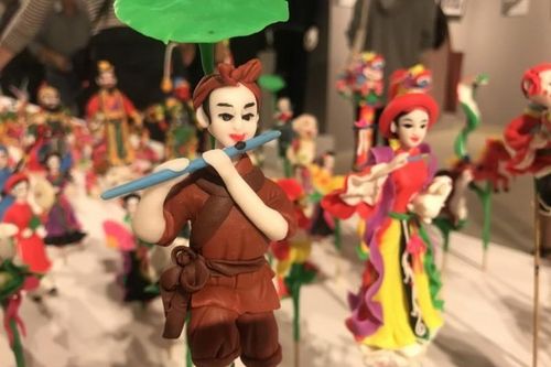 Sinh viên Hà Nội tổ chức triển lãm tò he