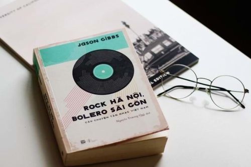 Câu chuyện tân nhạc Việt Nam với Rock Hà Nội, Bolero Sài Gòn