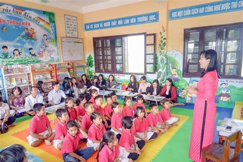 Khai trương 'Thư viện thân thiện' tại Trường Tiểu học Triệu Đông