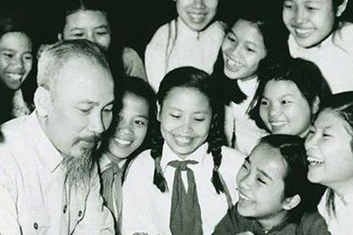 Hãy giữ mãi Lửa Lòng Dân!