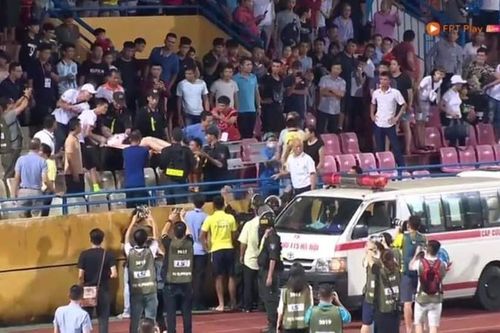 'Nóng' chuyện an ninh và trọng tài