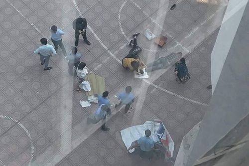 Nam sinh nhập viện vì bị người rơi từ tầng 13 đè trúng