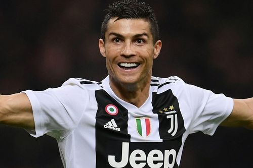 Ronaldo vượt mặt Messi để trở thành VĐV nổi tiếng nhất