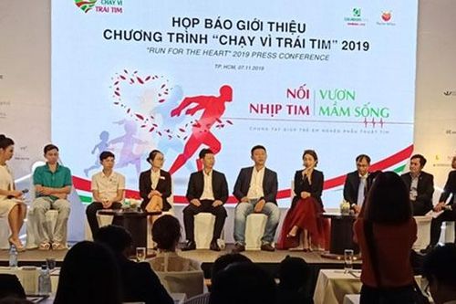 Chạy bộ từ thiện hỗ trợ trẻ em nghèo phẫu thuật dị tật tim bẩm sinh