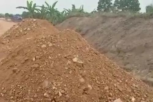 Thi công ồ ạt, 'phớt lờ' chỉ đạo của cơ quan chức năng!