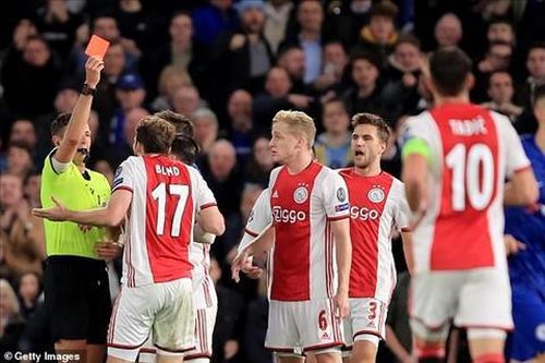 Juventus, Bayern Munich và PSG vào vòng 1/8 Champions League.
