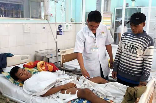 Y-bác sĩ hiến máu cứu người