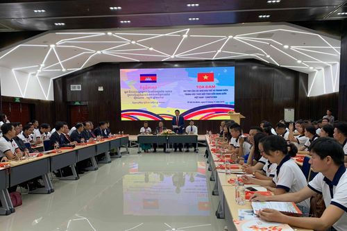 Tọa đàm vai trò của các nhà báo trẻ và thanh niên Việt Nam-Campuchia