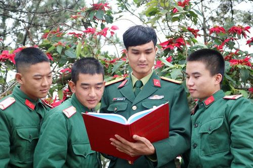 Xứng danh 'Gương mặt trẻ tiêu biểu Toàn quân'