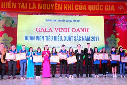 Tự hào tiếp bước truyền thống vẻ vang của nhà trường