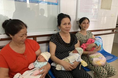 Bác sĩ khuyến cáo không nên lo lắng với 'virus cực kỳ nguy hiểm lây qua đường hôn'