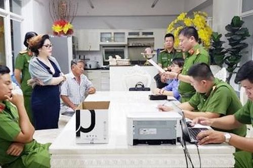 Bắt nữ giám đốc bán dự án 'ma'