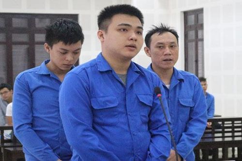 Nhóm côn đồ thu tiền 'bảo kê' của người nước ngoài lĩnh án
