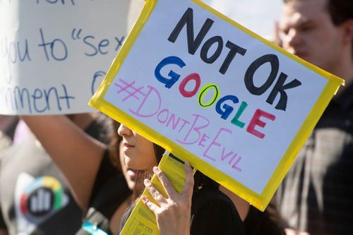 Sếp lớn tại công ty mẹ của Google bị điều tra tội quấy rối tình dục
