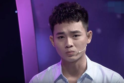 Bạn gái khóc khi Anh Tú từ chối nối lại tình cảm