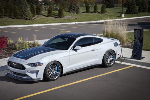Ford ra mắt Mustang chạy điện với mô-men xoắn 1.355 Nm