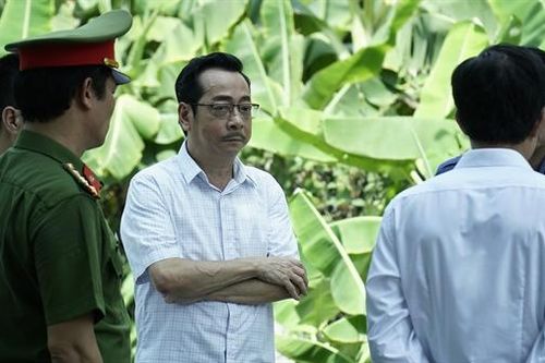 'Khó, khô, khổ ...' như làm phim chính luận