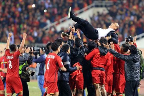 VIDEO Bóng đá Việt Nam: Ai sẽ giành AFF Awards? Trực tiếp U19 Việt Nam vs Guam