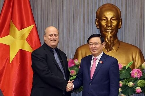 Phó Thủ tướng tiếp Đoàn đánh giá đa phương về chống rửa tiền