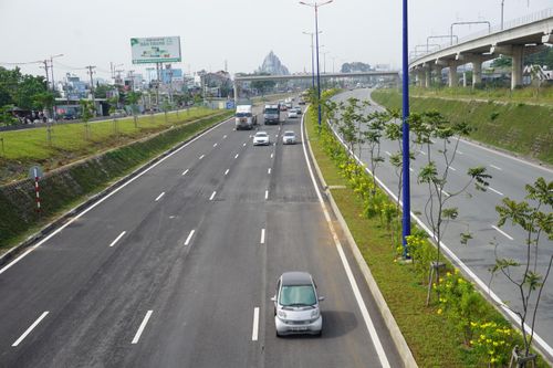 Thông xe nút giao giải cứu kẹt xe khu Đông TPHCM