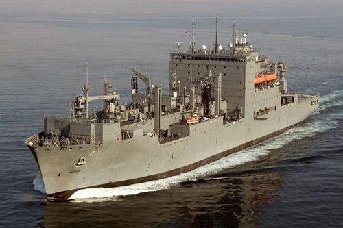 Tàu hàng Mỹ lần đầu tiên tiếp tế tàu hải quân Ấn Độ trên Biển Đông