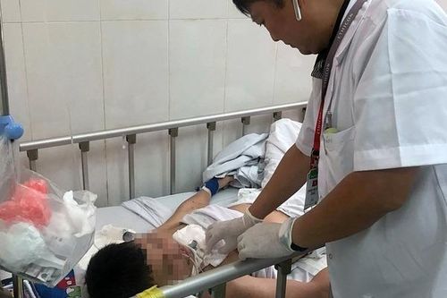 Điều dưỡng đang mang thai bị bệnh nhân giật tóc, lên gối hành hung