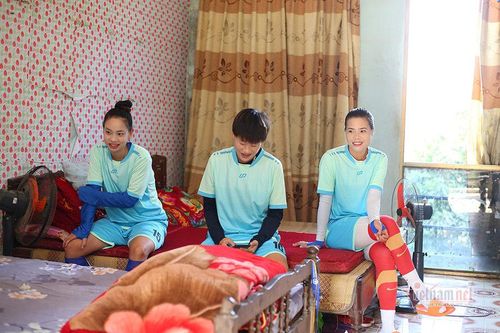 Cầu thủ bỏ đi làm công nhân, chỉ mong giấc mơ không tắt...
