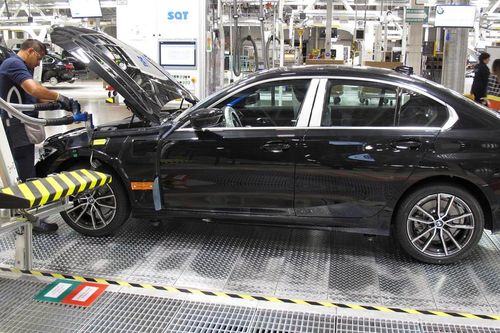 BMW thu hồi hơn 12.000 xe tại Australia do lỗi túi khí phát nổ