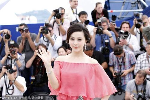 Bất ngờ với hình ảnh Phạm Băng Băng xuất hiện ở một trong bốn bảo tàng nổi tiếng và lớn nhất Thế Giới