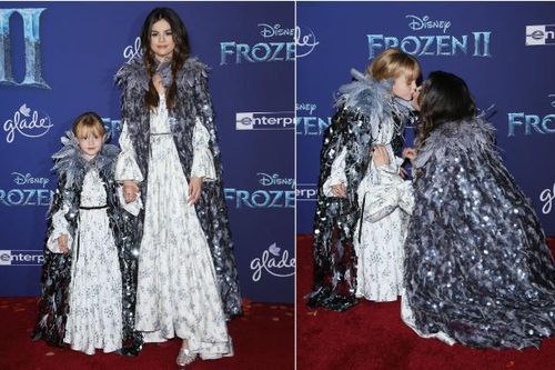 Selena Gomez cùng em gái hóa trang thành công chúa trên thảm đỏ 'Frozen 2'
