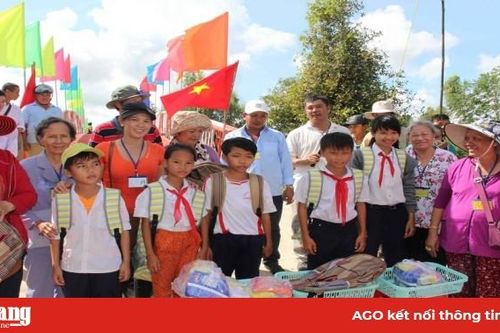Chăm lo giáo dục ở huyện miền núi Tri Tôn