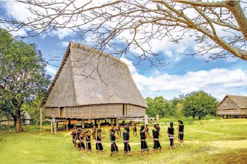 Phát triển du lịch từ di sản