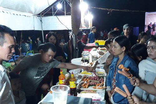 Phiên chợ đưa hàng Việt về miền núi tại huyện Ia Pa