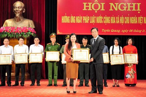 Hội nghị hưởng ứng Ngày Pháp luật