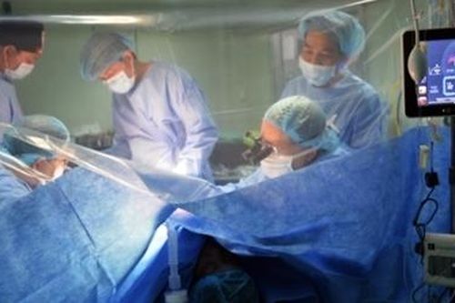 Phẫu thuật thành công liên tiếp 3 trường hợp bắc cầu động mạch vành