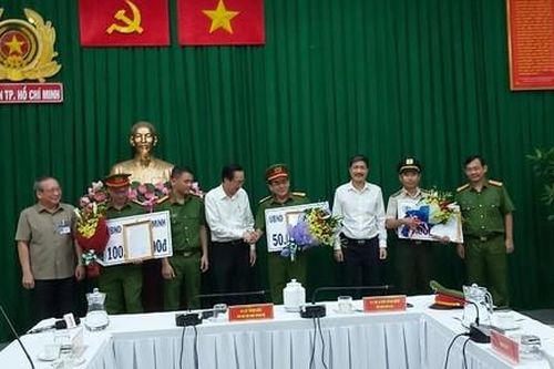 Vụ Quân 'xa lộ' bị chém hội đồng tử vong: Khen thưởng các đơn vị phá án