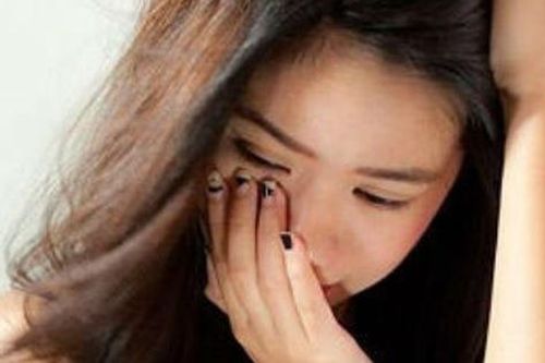 Chia tay vì thầy bói phán người yêu có con riêng