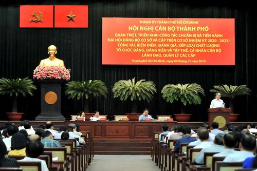 Cán bộ, đảng viên phải gương mẫu, tự rà soát bản thân và cả người nhà