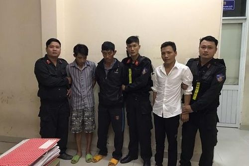 Chạy xe 7 chỗ đi trộm chó bị bắt, nhóm thanh niên hối lộ công an 15 triệu