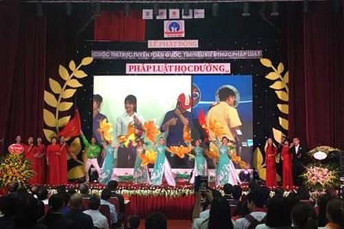 Tranh tài 'Pháp luật học đường' để giành vé thủ khoa Đại học Luật
