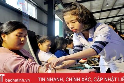 Sinh viên Đại học Hà Tĩnh vui 'Ngày hội tình nguyện'