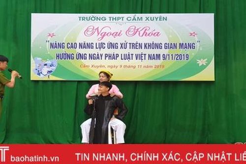 Giúp học sinh Hà Tĩnh tìm hiểu quy tắc ứng xử trên không gian mạng