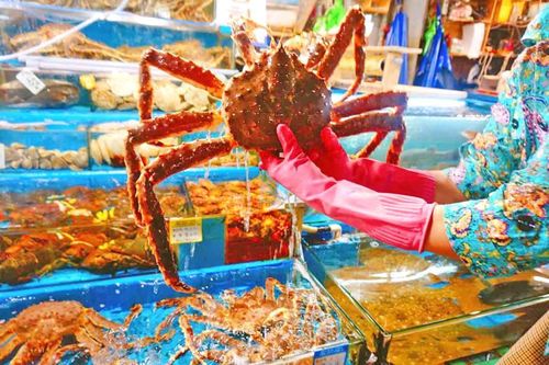 Ghé thăm chợ hải sản gần 100 tuổi tại Hàn Quốc