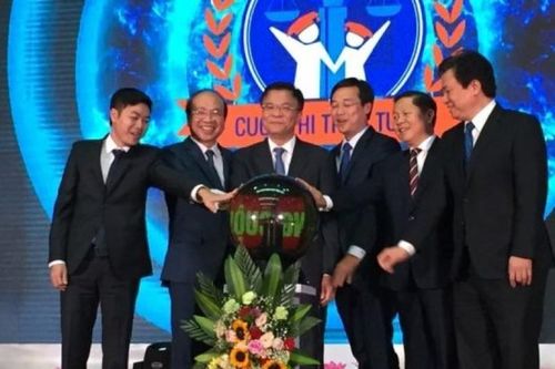 2 người đứng đầu cuộc thi 'Pháp luật học đường' được ưu tiên xét tuyển vào ĐH Luật Hà Nội